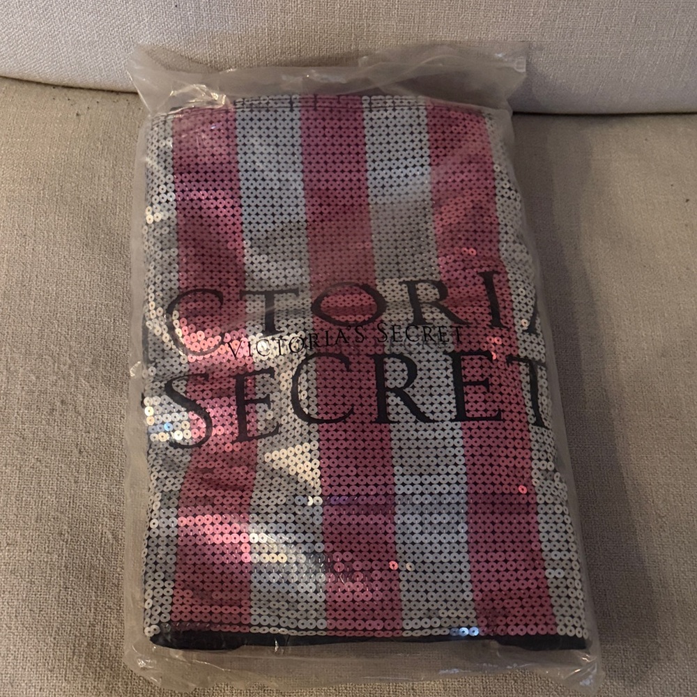 Victoria's Secret Pink and Silver Sequin Tote ( new in bag )